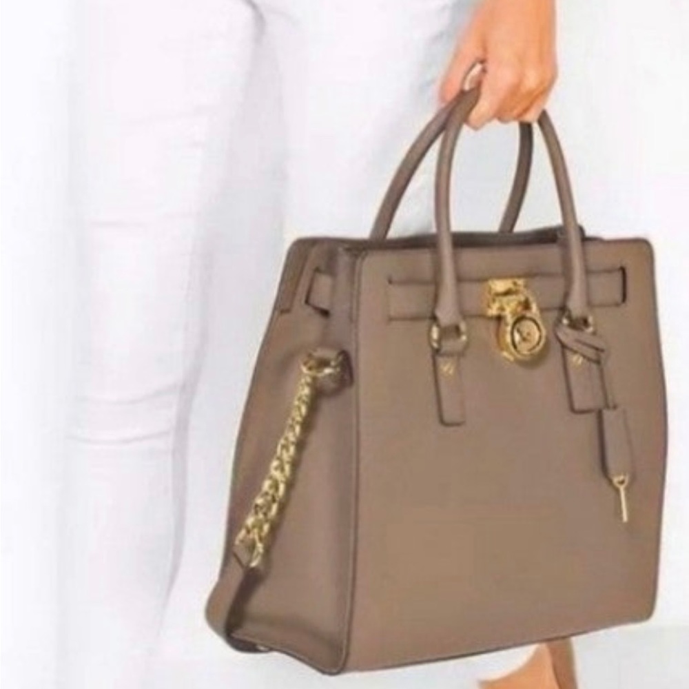Michael Kors Hamilton Lg Shoulder Handbag Taupe